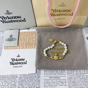 Brand New Vivienne Westwood Pearl Bracelet in gold
